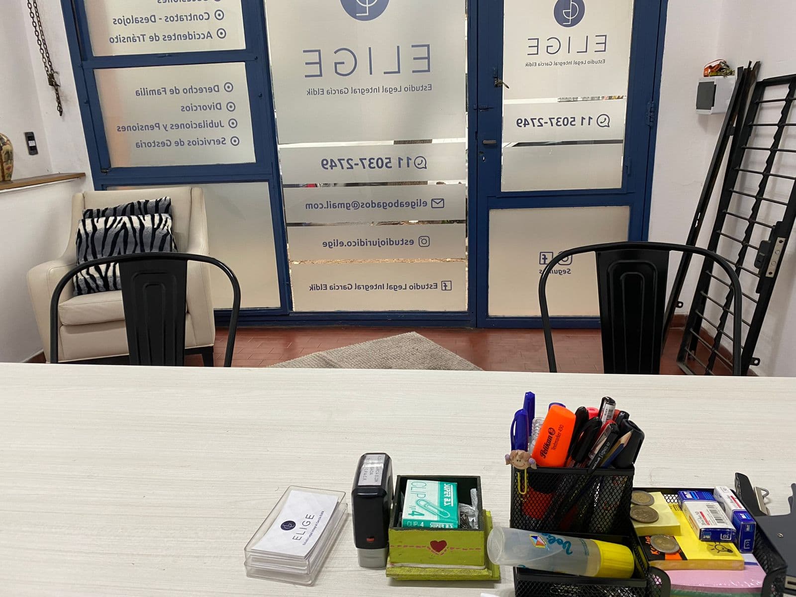 Interior del estudio - Escritorio